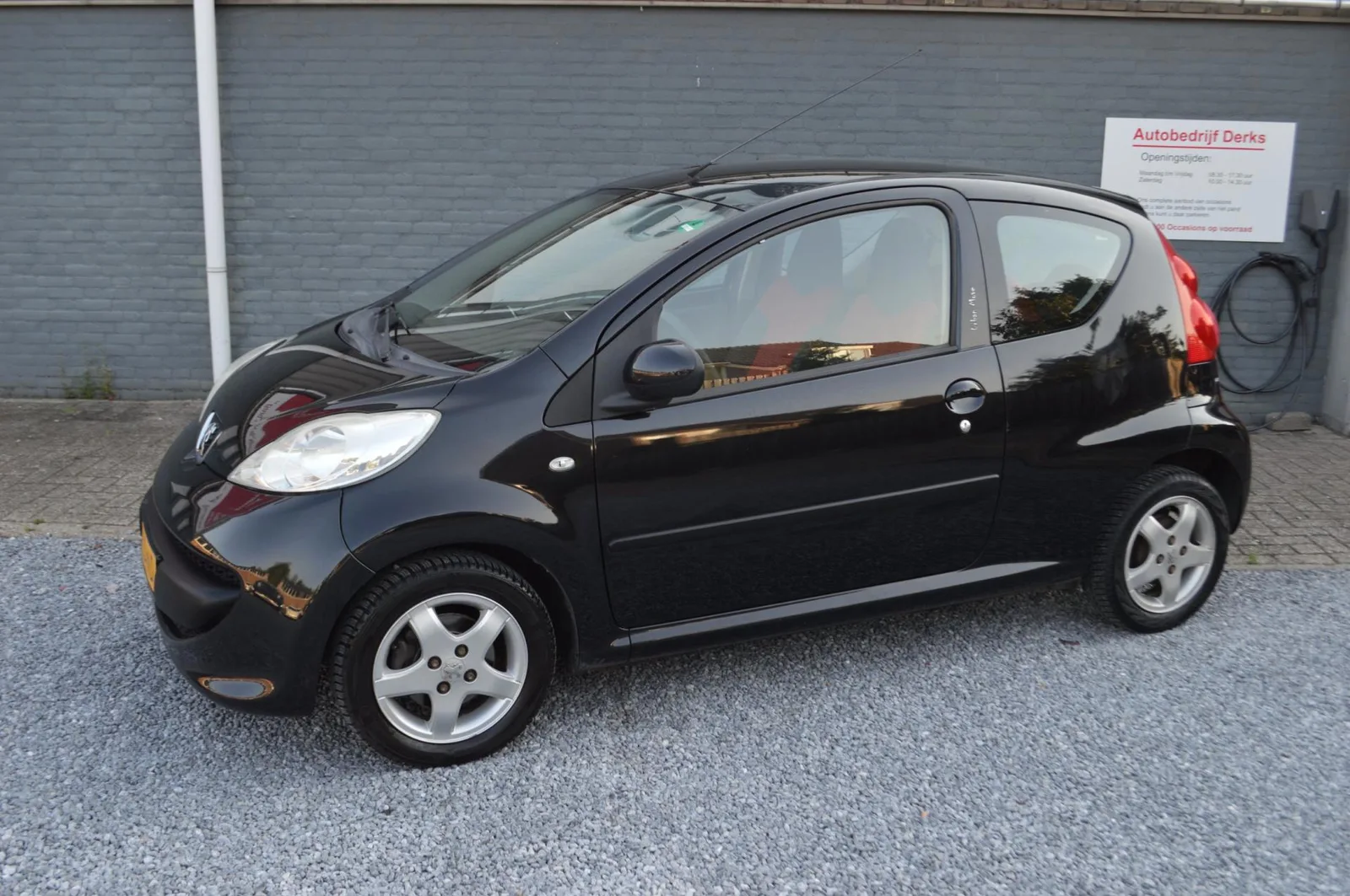 Peugeot 107 (2008) — foto 1
