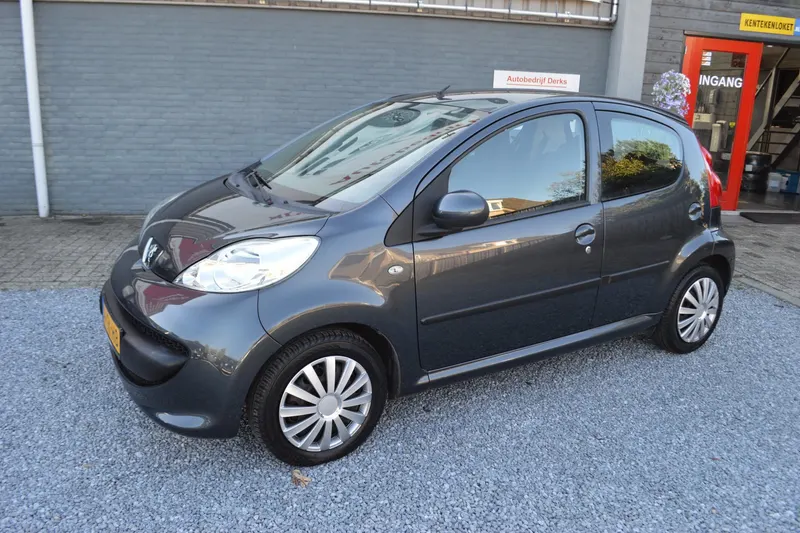 Peugeot 107 (2006)