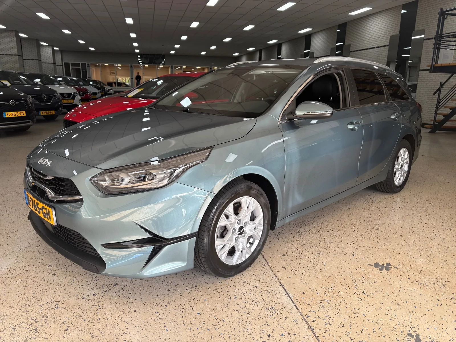 Kia Ceed (2022) — foto 1