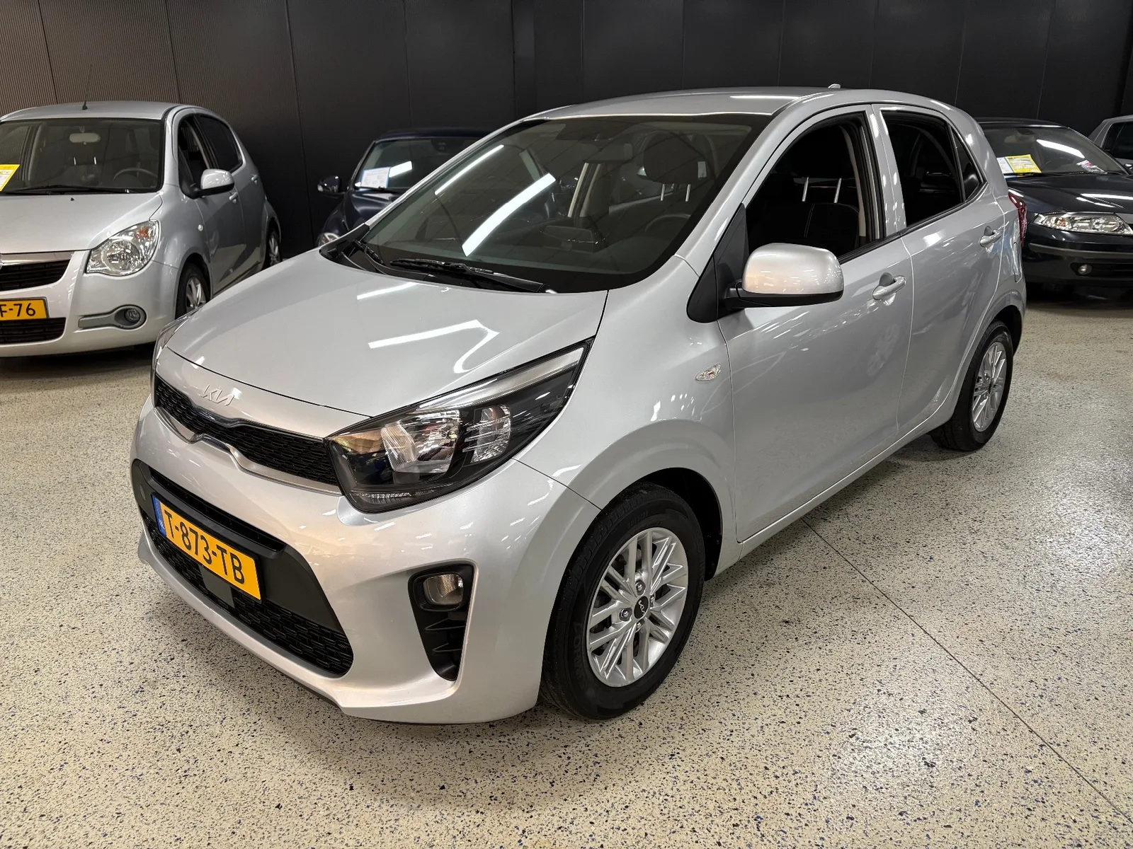 Kia Picanto (2023) — foto 1