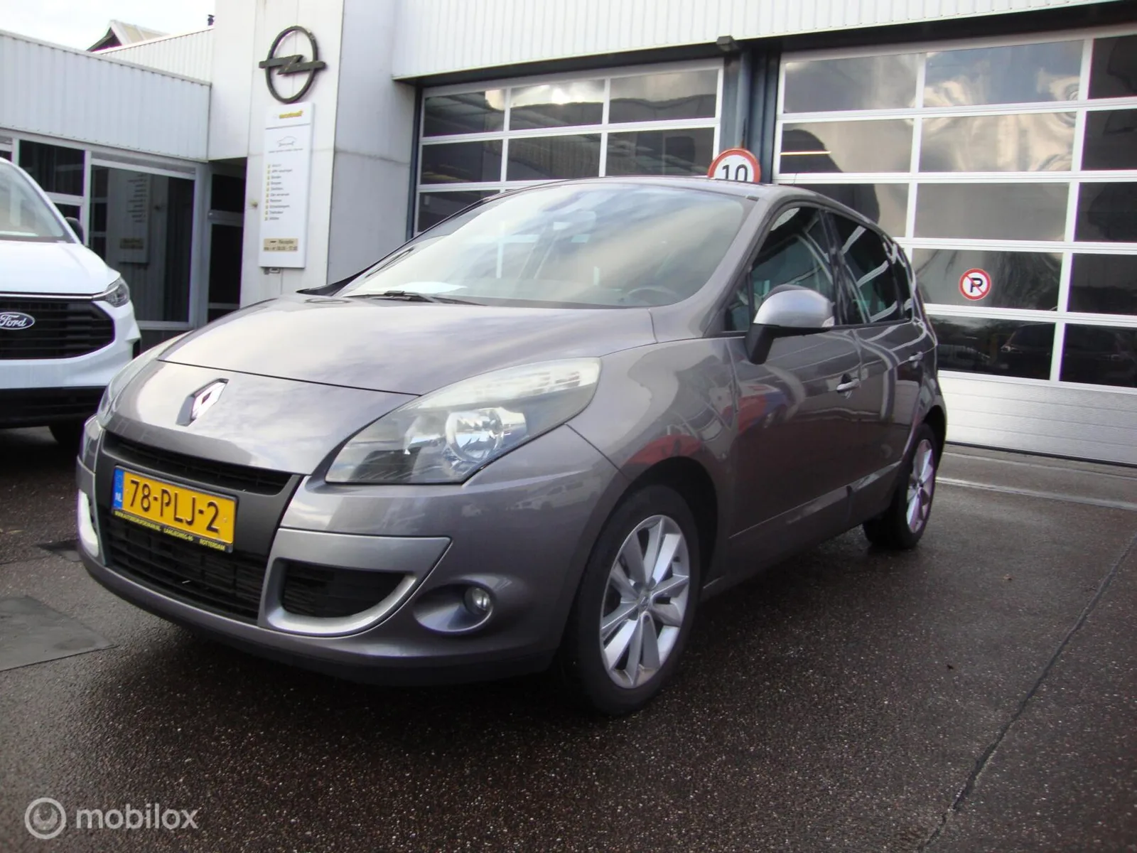 Renault Scénic (2011) — foto 1