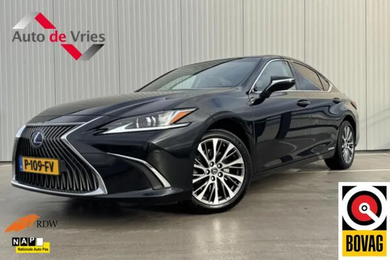 Lexus ES (2022)