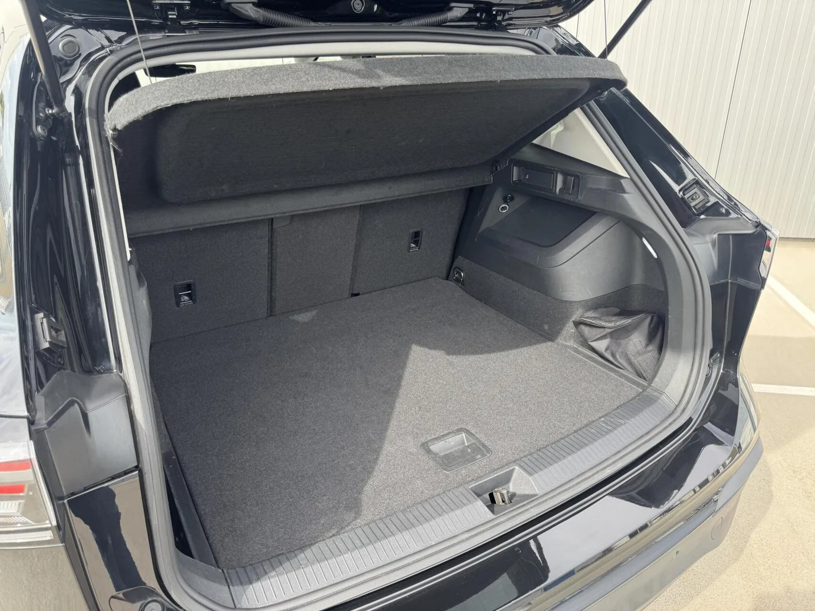 Volkswagen Tiguan (2025) — foto 1