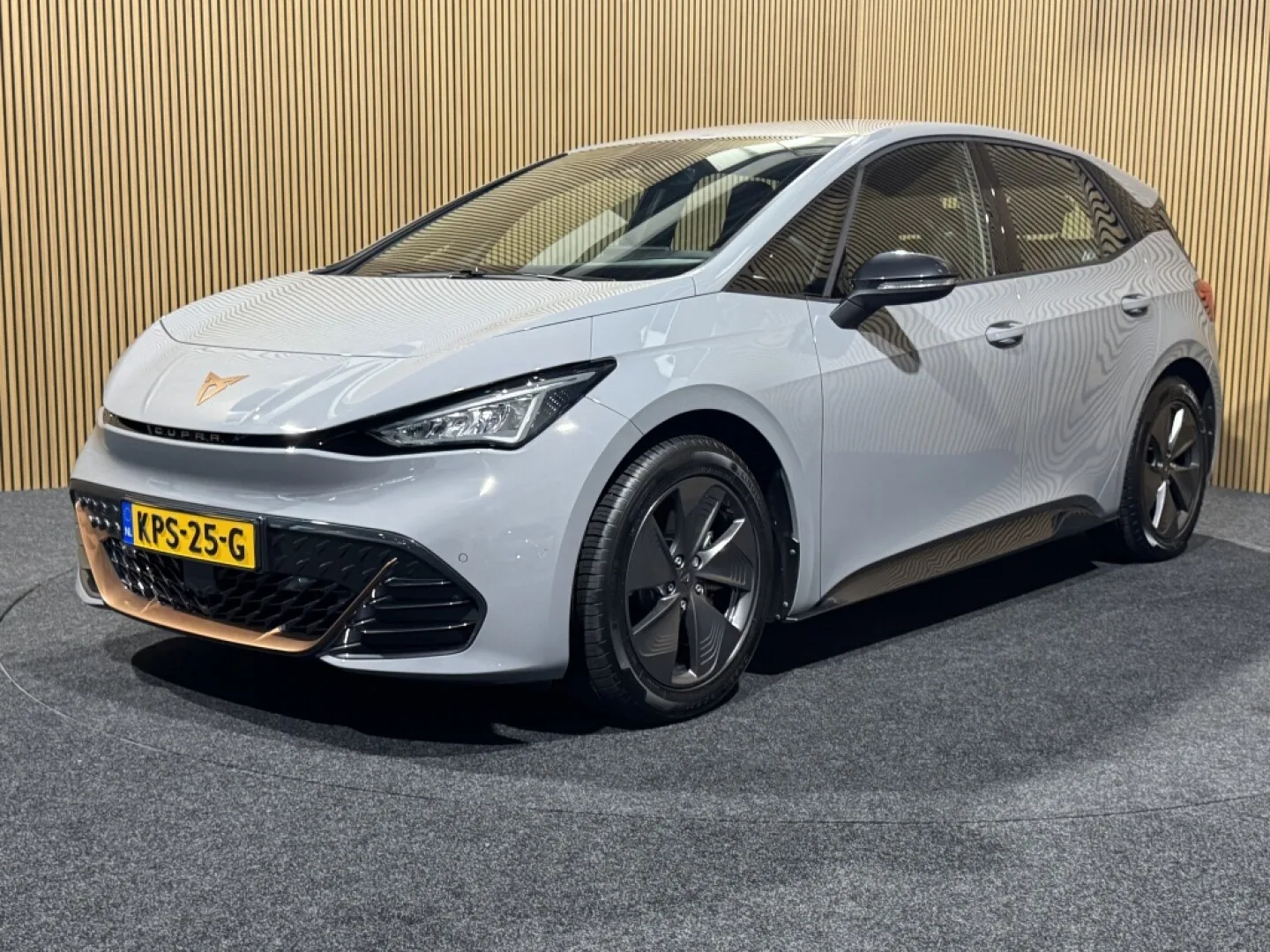 CUPRA Born (2023) — foto 1