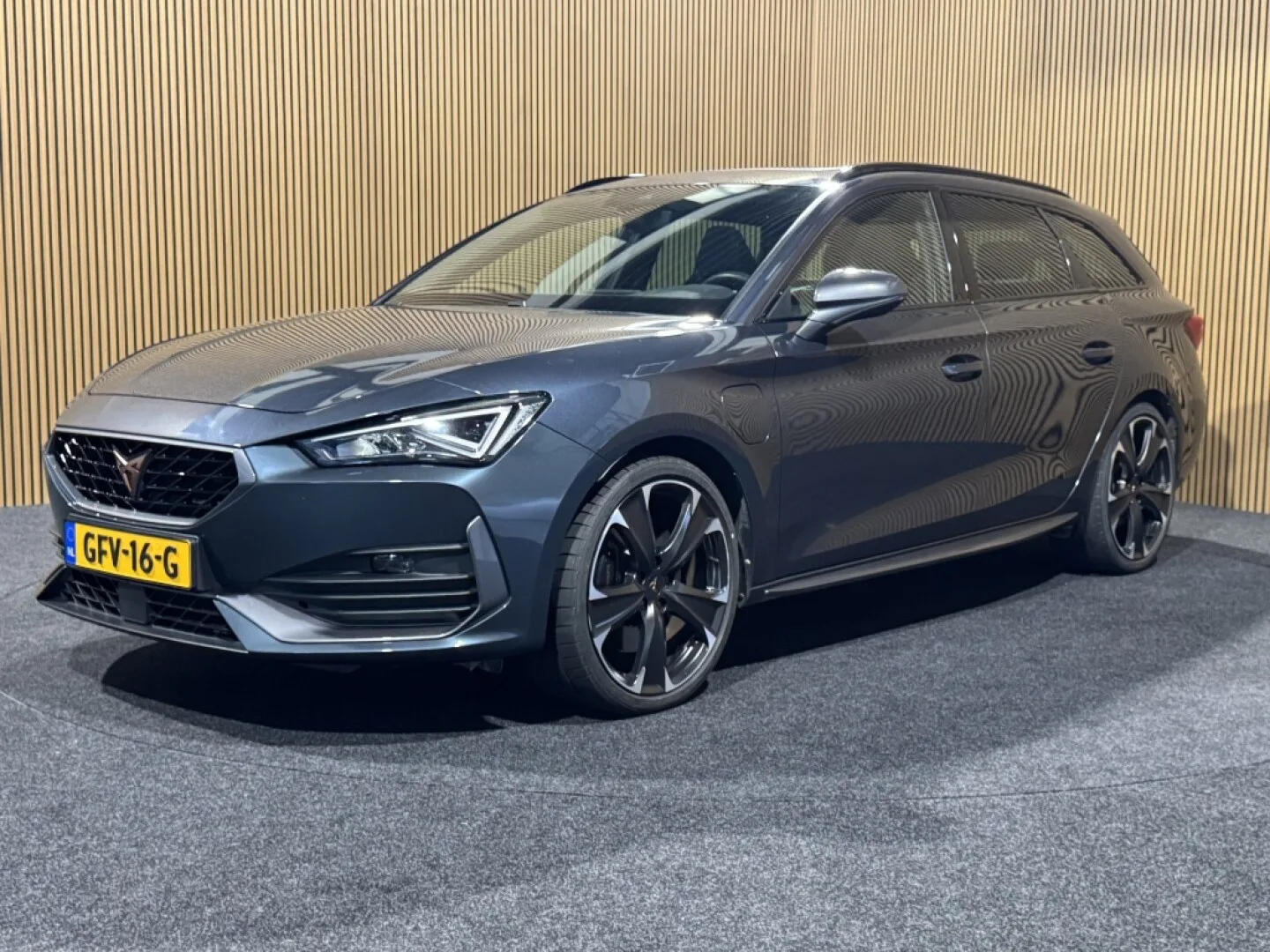 CUPRA Leon Sportstourer (2022) — foto 1