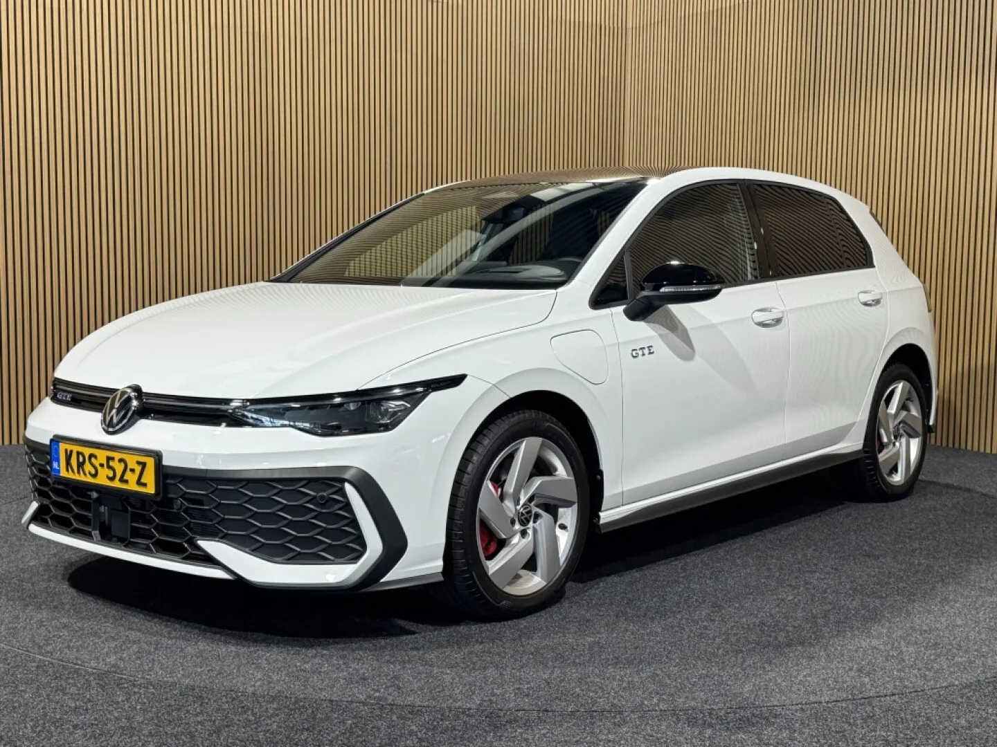 Volkswagen Golf (2025) — foto 1