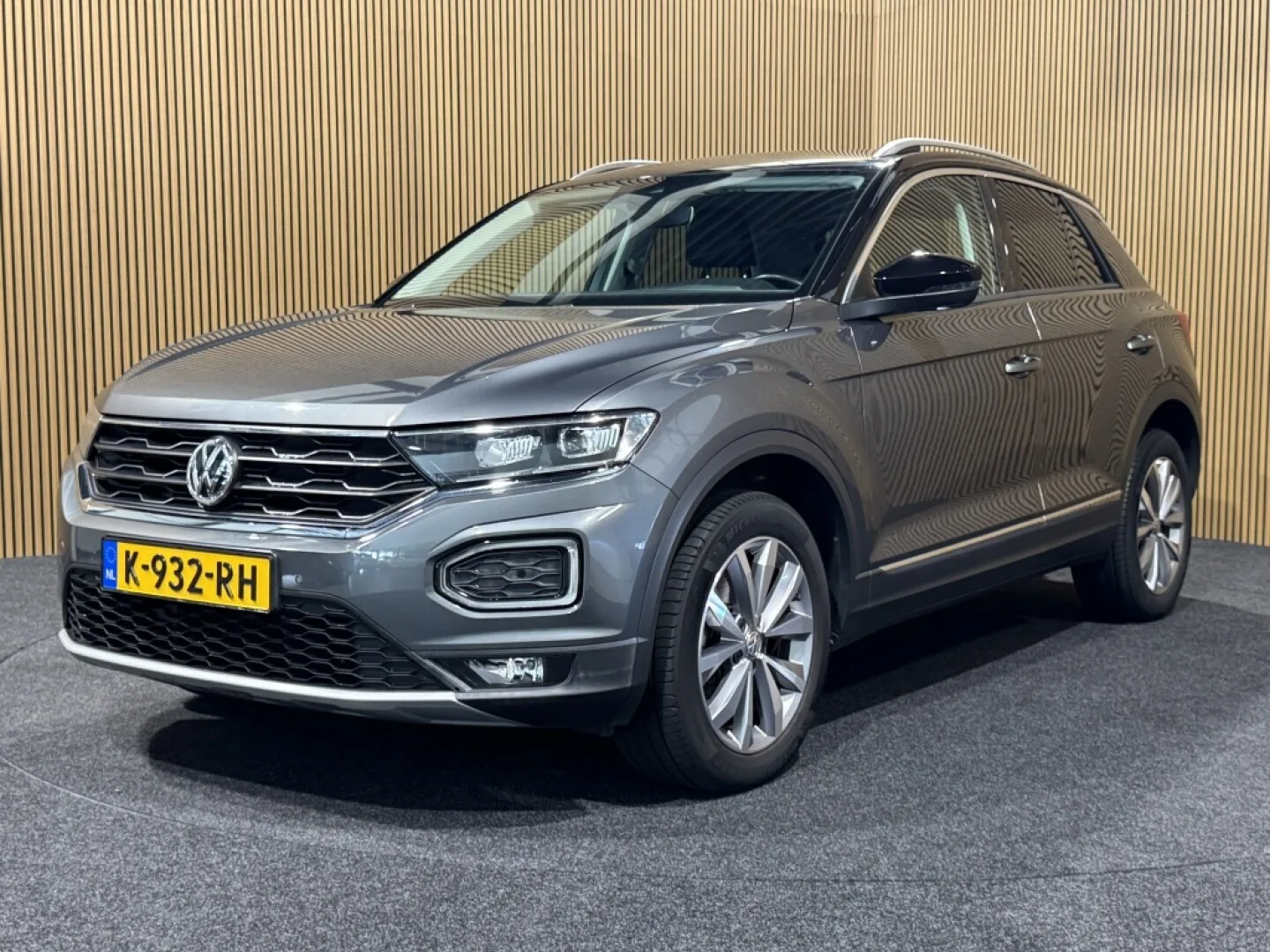 Volkswagen T-Roc (2020) — foto 1