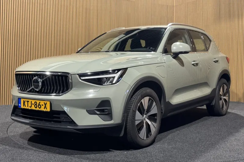 Volvo XC40 (2023)