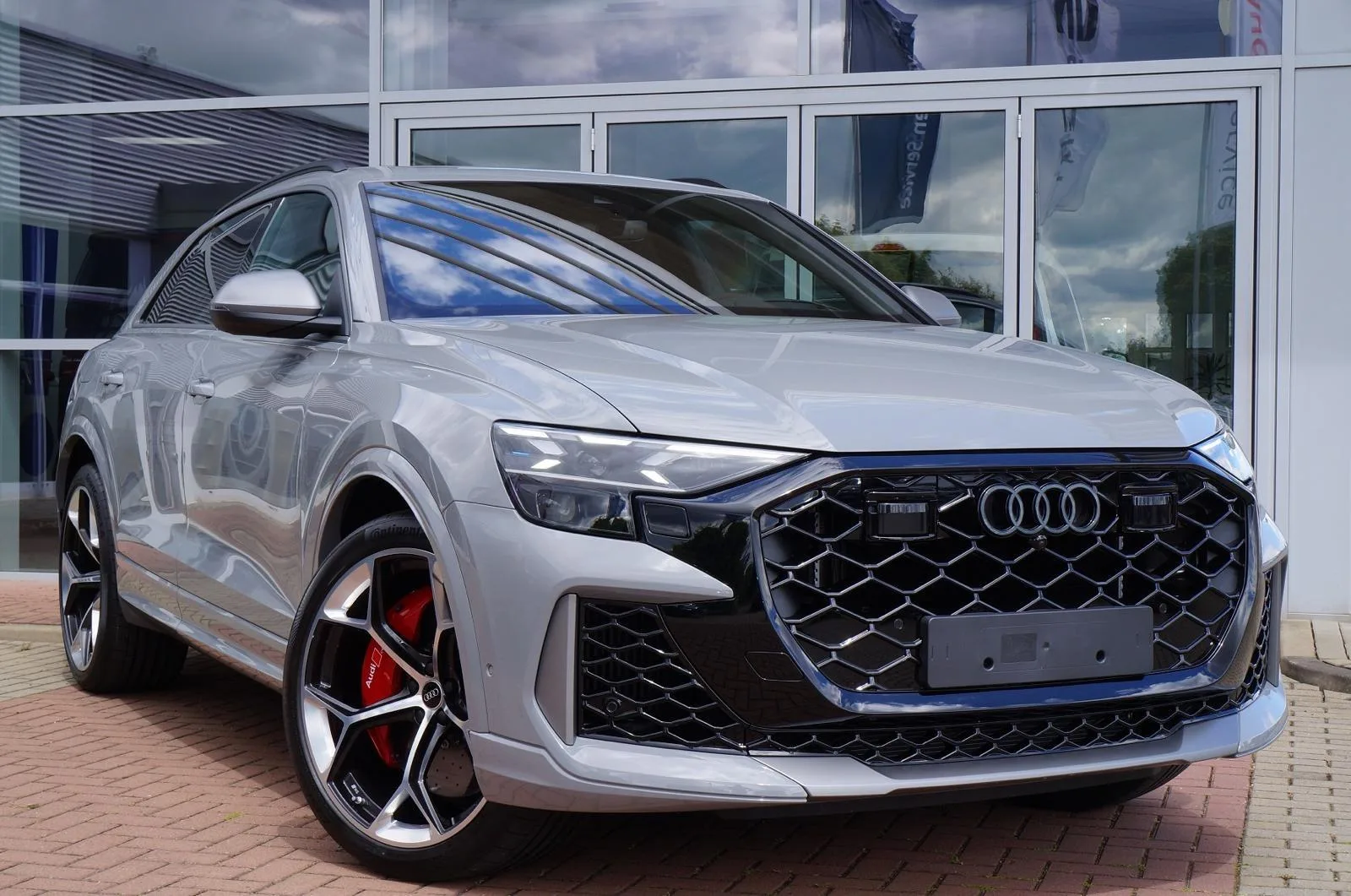 Audi Q8 (2025) — foto 1