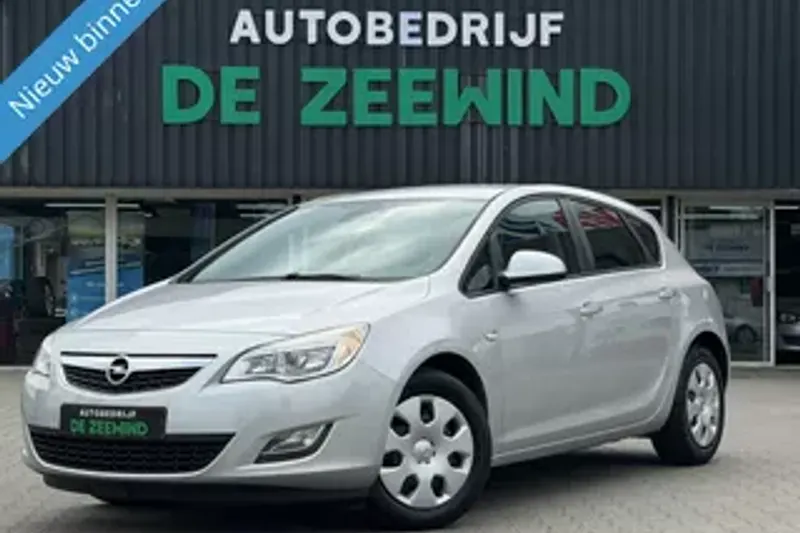 Opel Astra (2010)