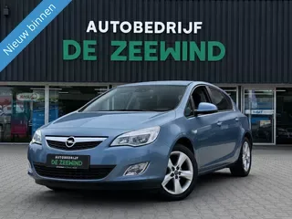 Opel Astra (2011) — foto 1