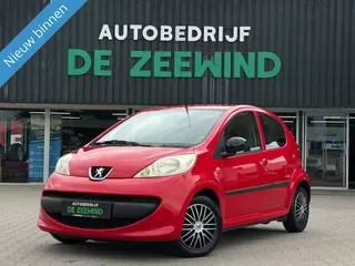 Peugeot 107 (2006) — foto 1