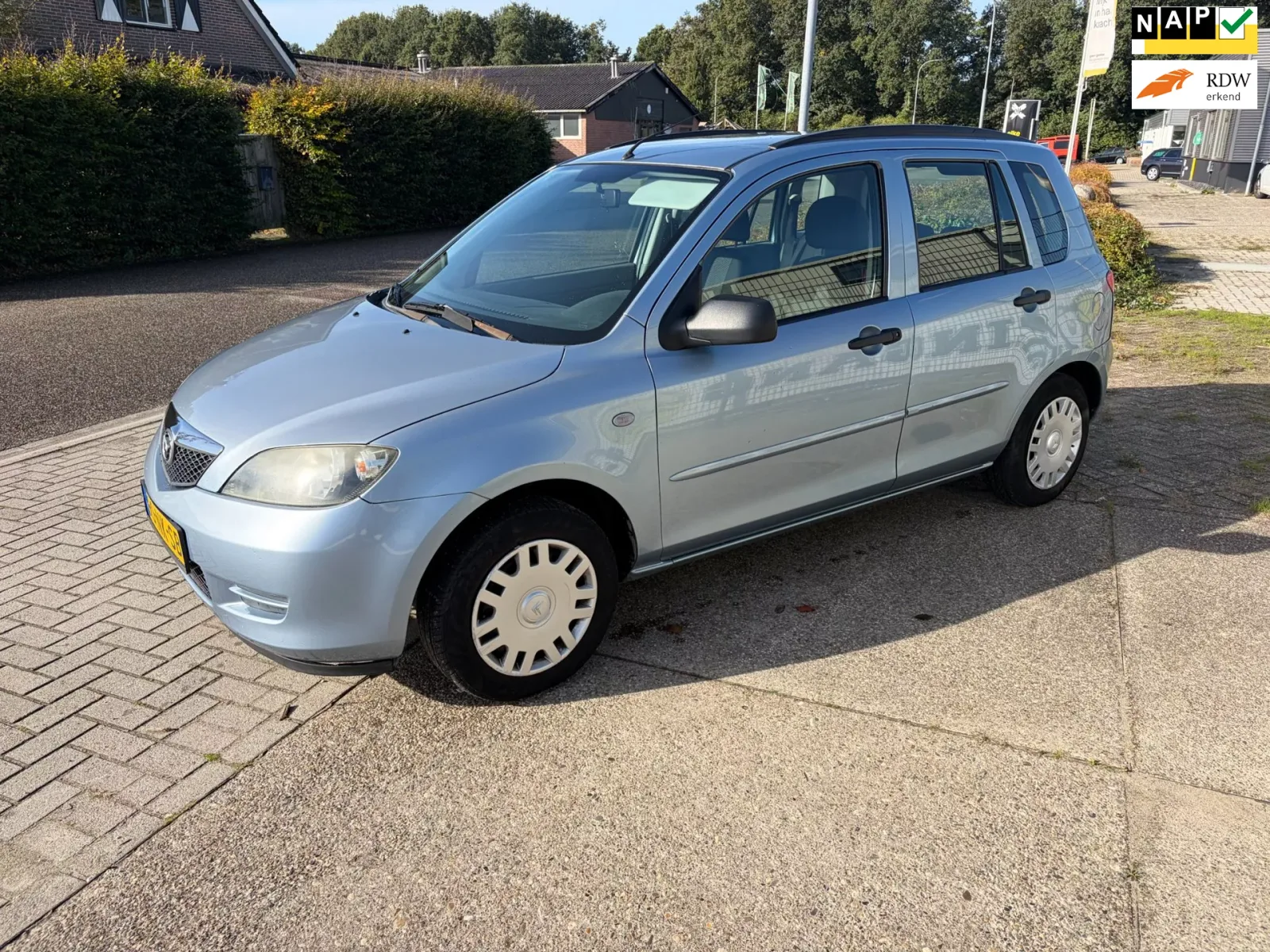 Mazda 2 (2003) — foto 1