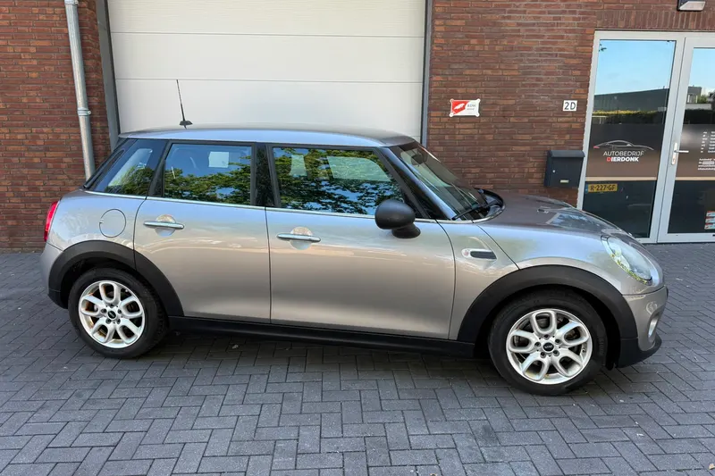 MINI One (2016)
