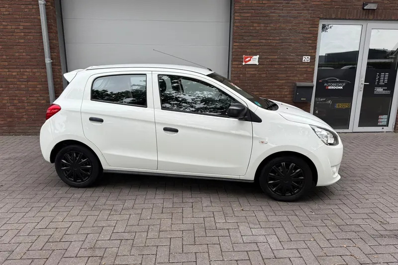 Mitsubishi Space Star (2013)