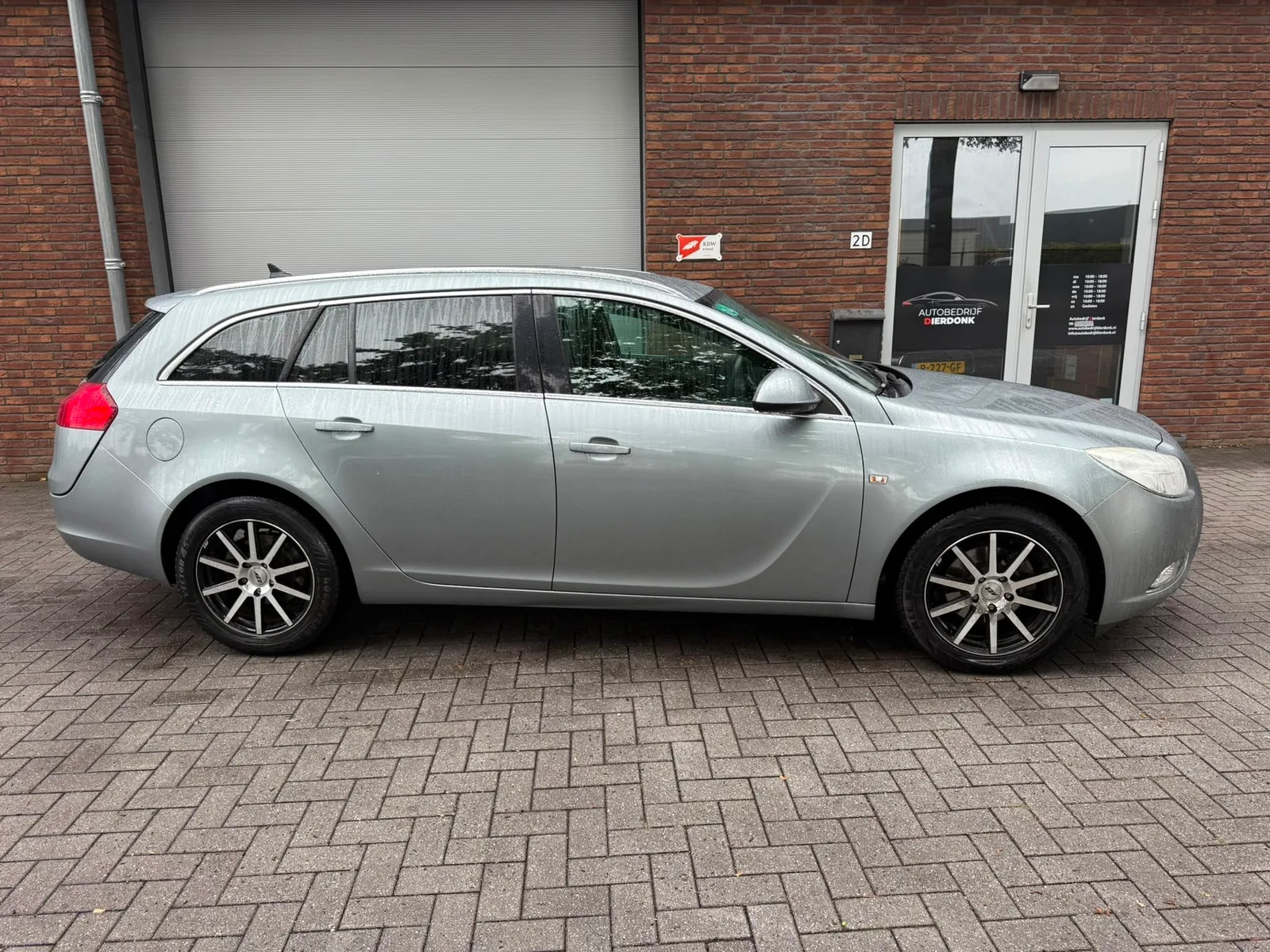 Opel Insignia Sports Tourer (2012) — foto 1