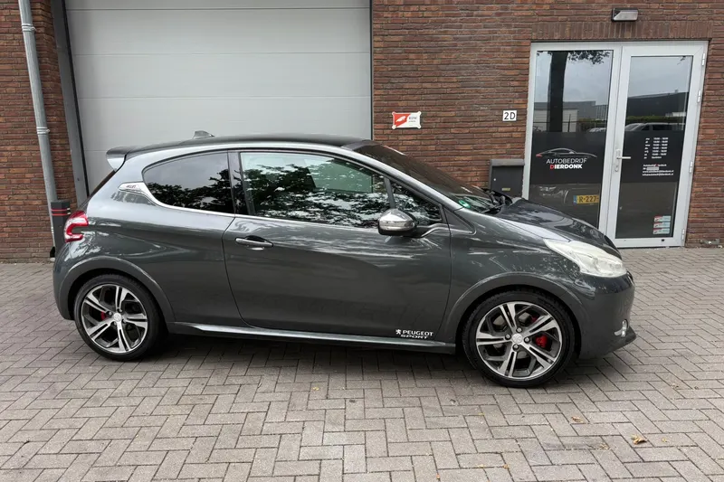 Peugeot 208 (2013)