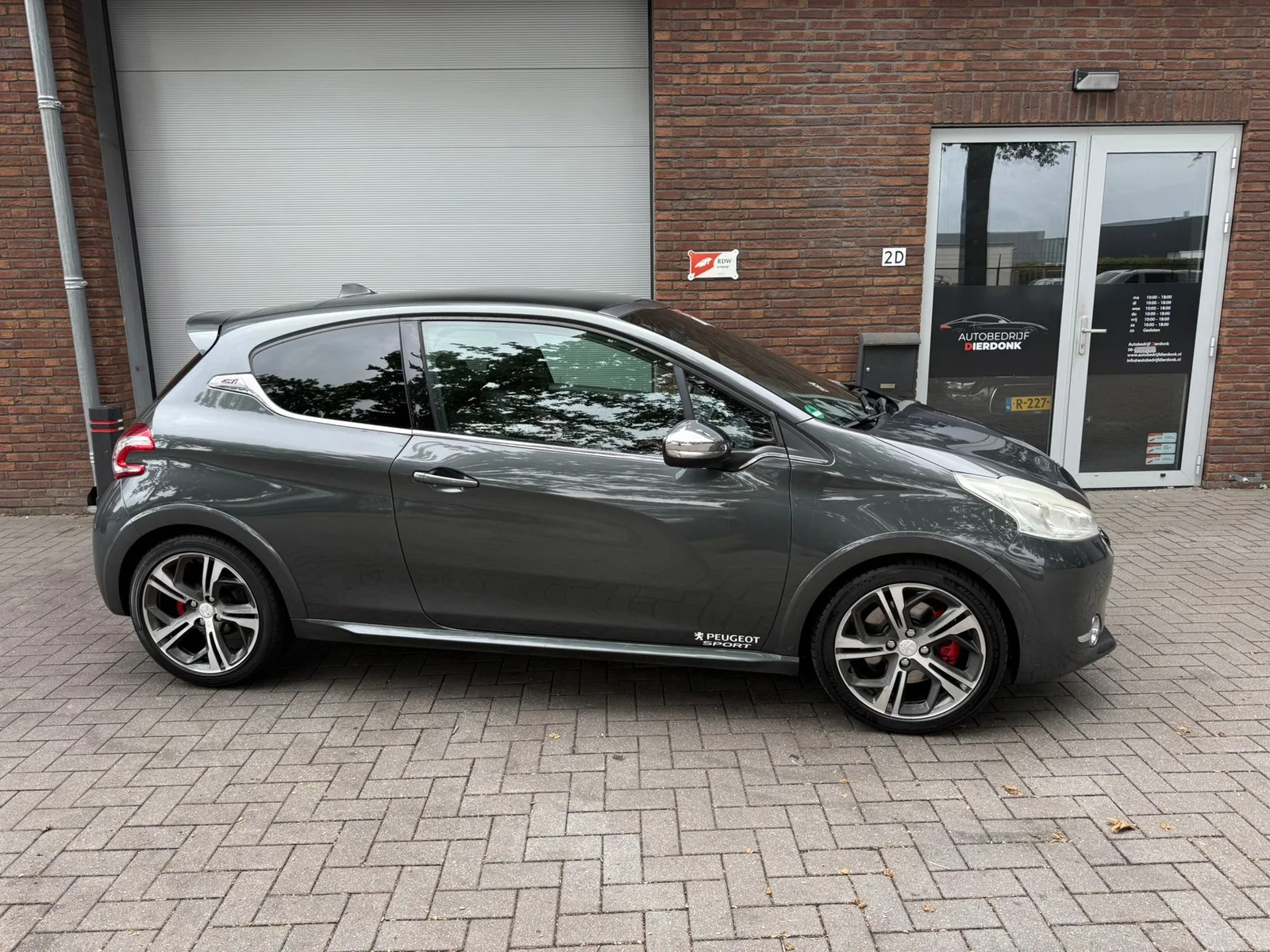 Peugeot 208 (2013) — foto 1