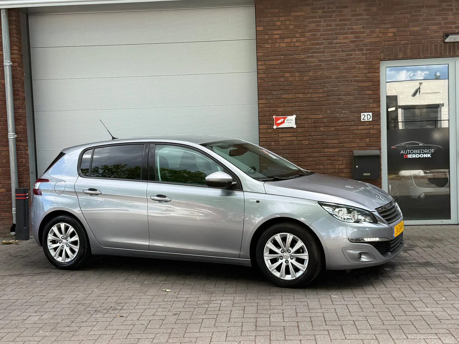 Peugeot 308 (2016) — foto 1