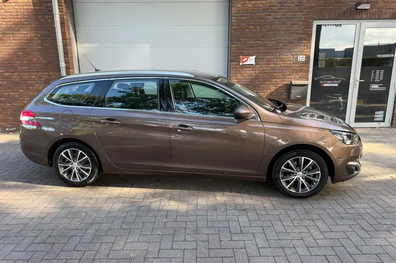 Peugeot 308 (2015)