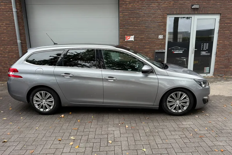 Peugeot 308 (2015)