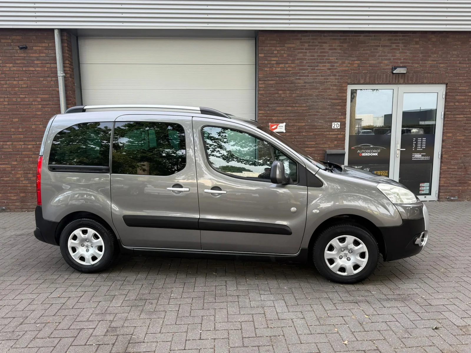 Peugeot Partner (2012) — foto 1
