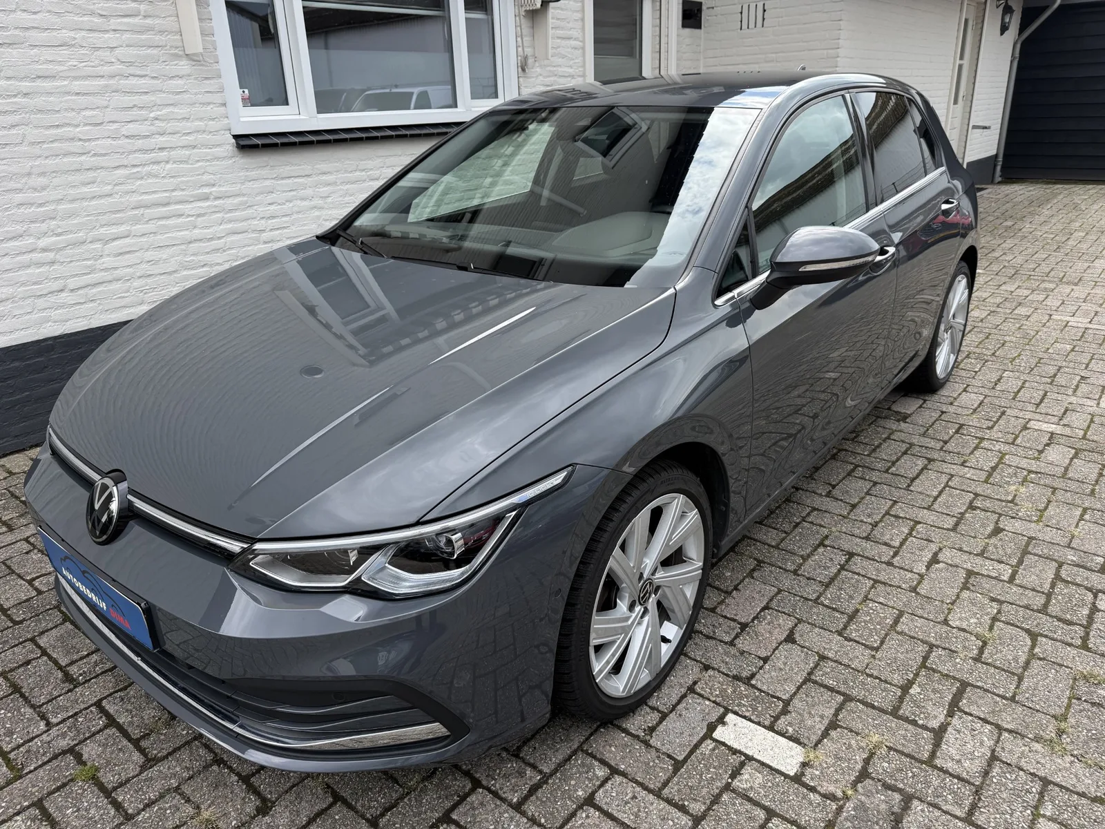 Volkswagen Golf (2022) — foto 1
