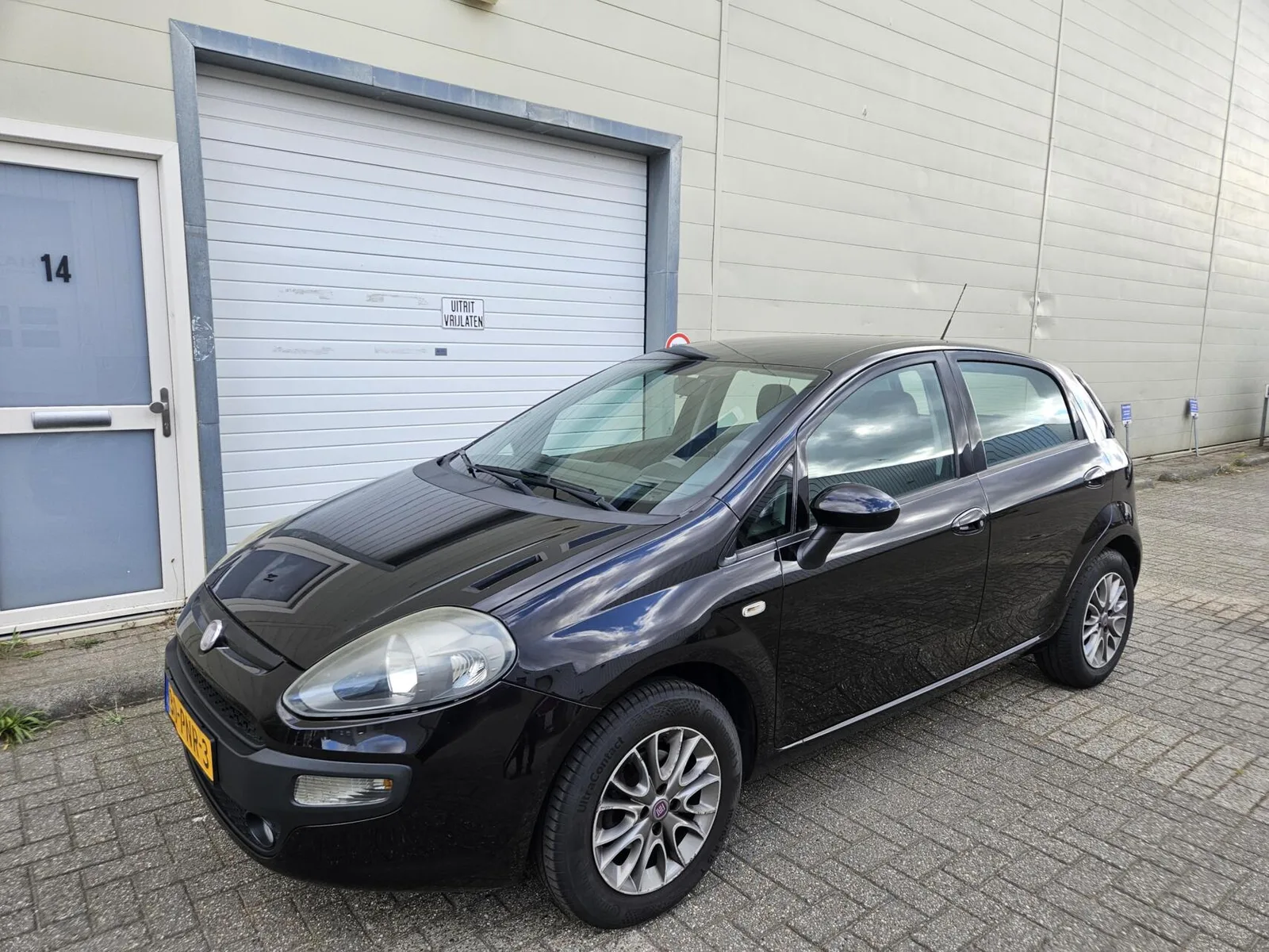 Fiat Punto (2011) — foto 1