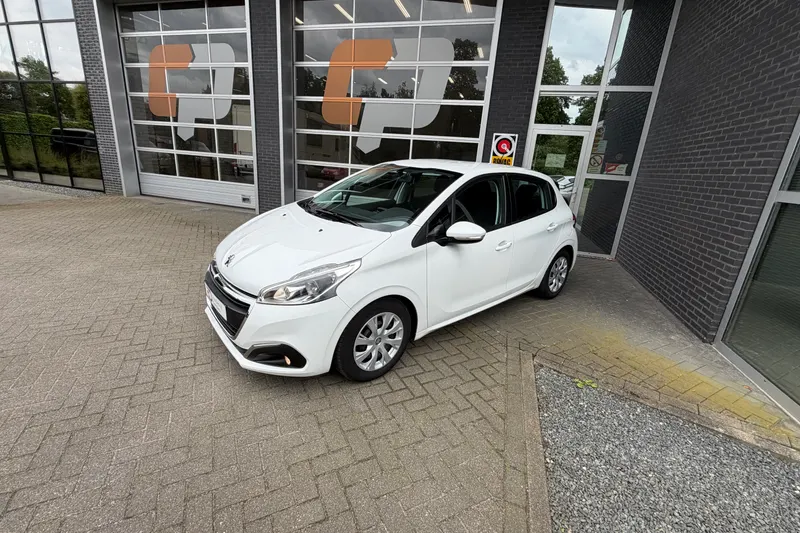 Peugeot 208 (2017)
