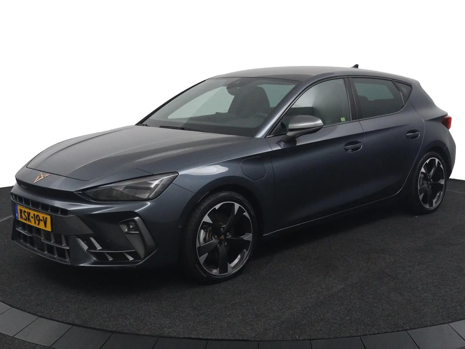 CUPRA Leon (2025) — foto 1