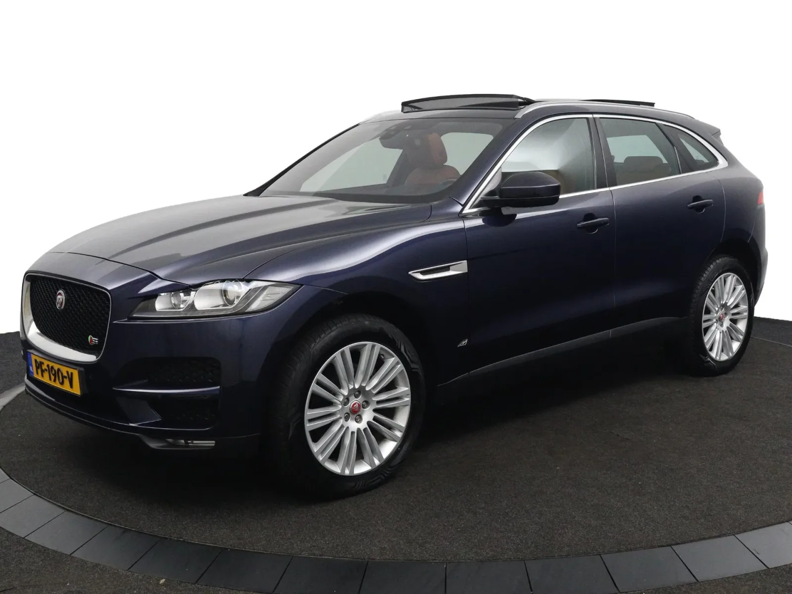 Jaguar F-Pace (2017) — foto 1