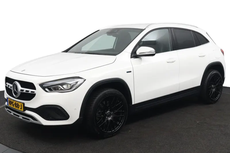 Mercedes-Benz GLA (2021)