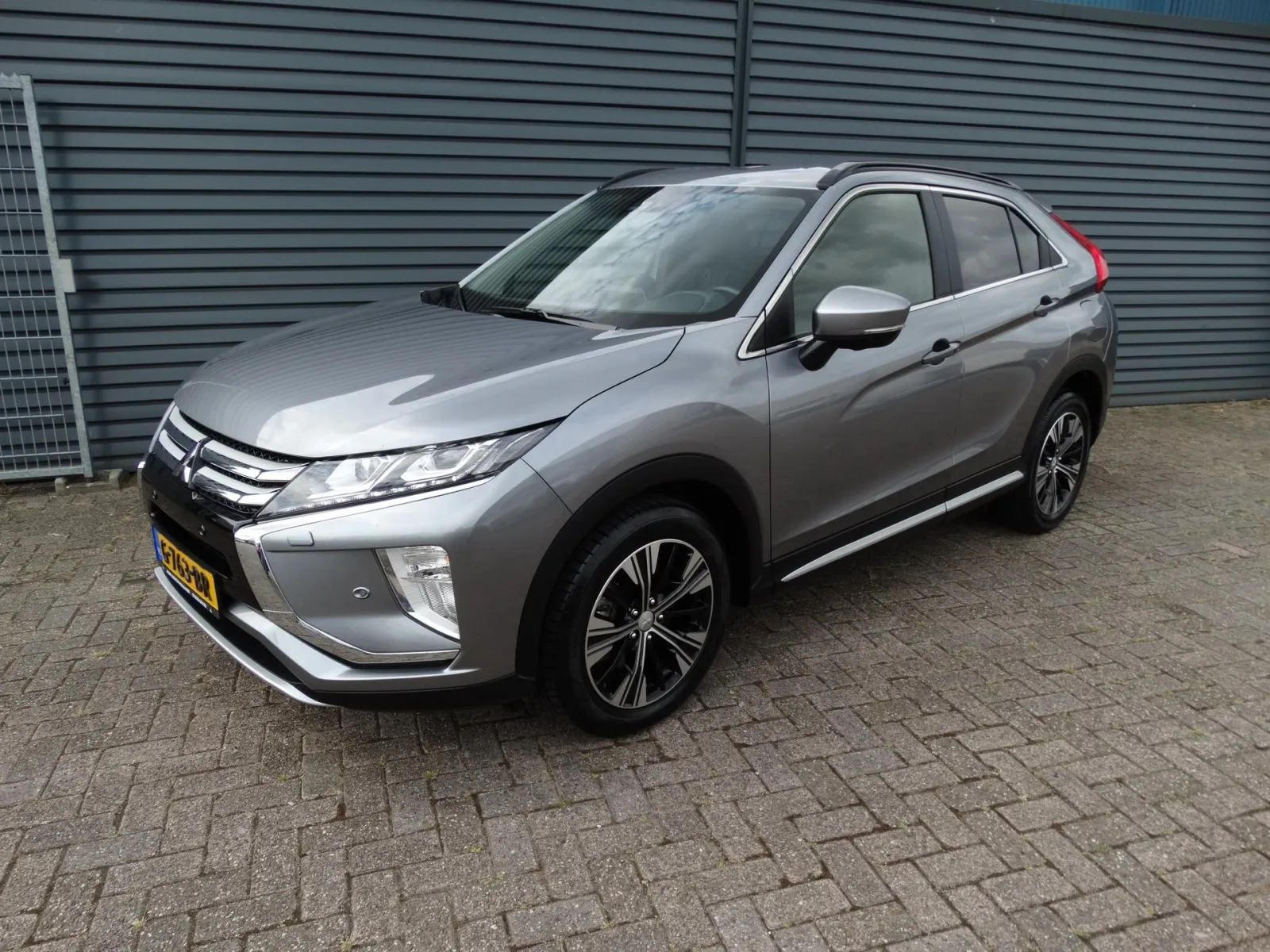 Mitsubishi Eclipse Cross (2019) — foto 1