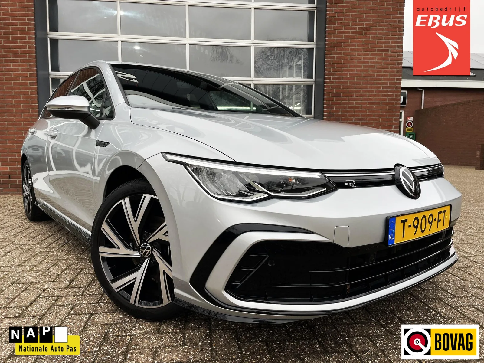 Volkswagen Golf (2023) — foto 1