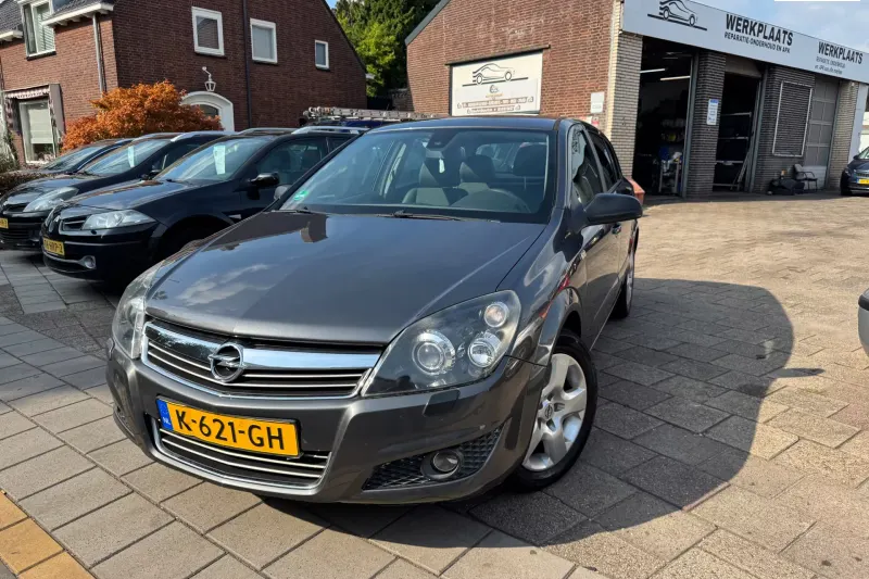 Opel Astra (2009)