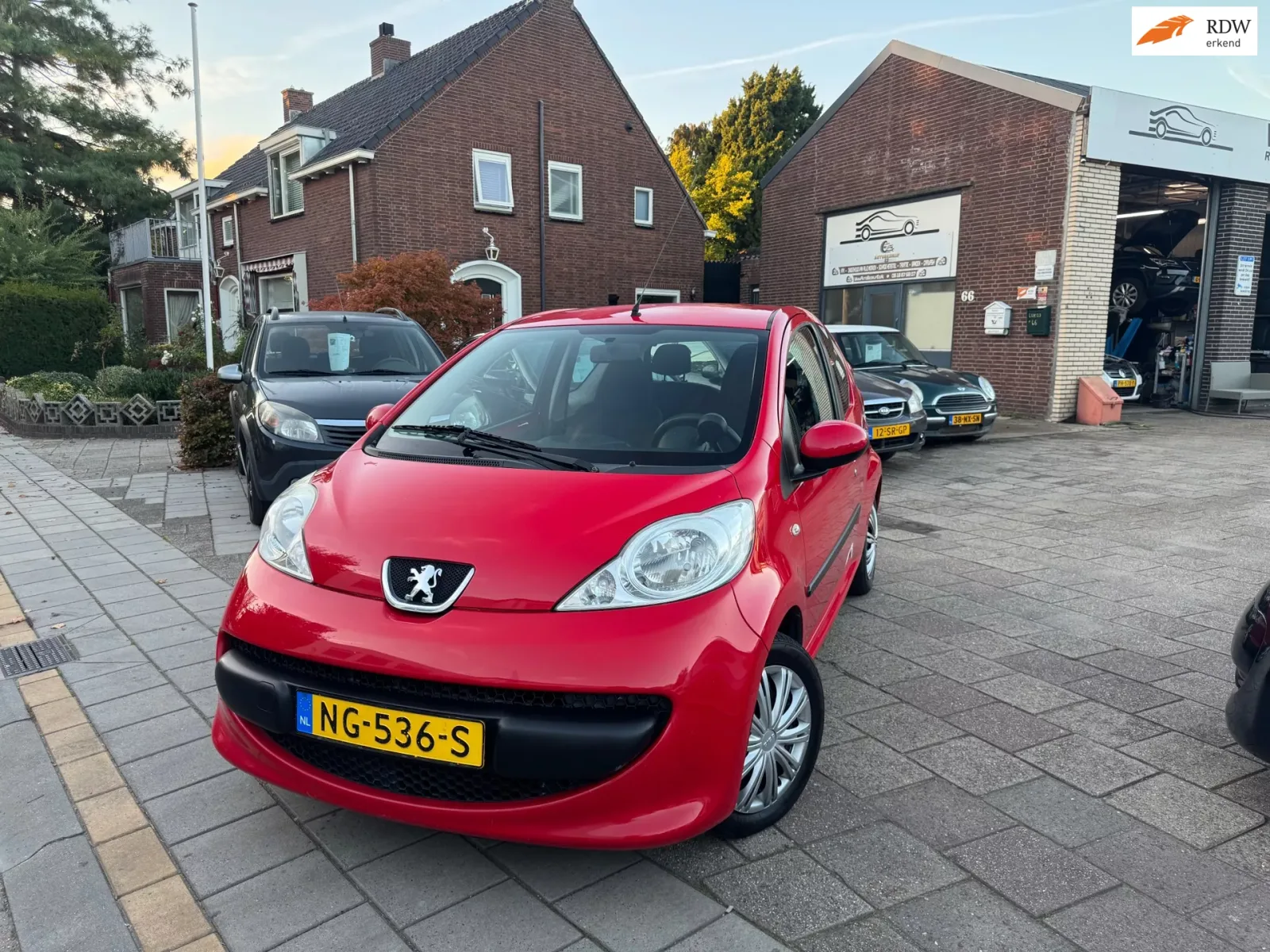 Peugeot 107 (2008) — foto 1