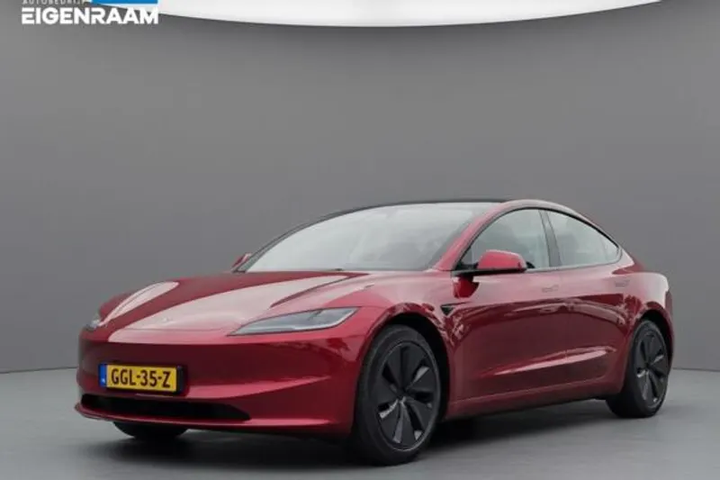 Tesla Model 3 (2024)