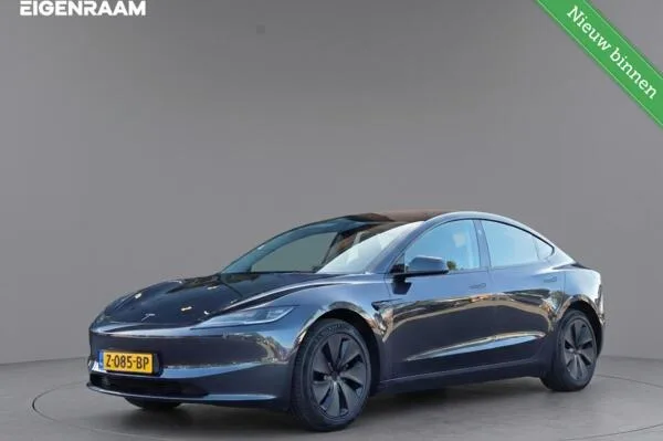 Tesla Model 3 (2024) — foto 1