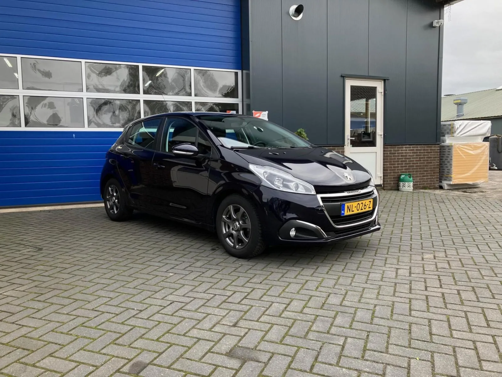Peugeot 208 (2016) — foto 1