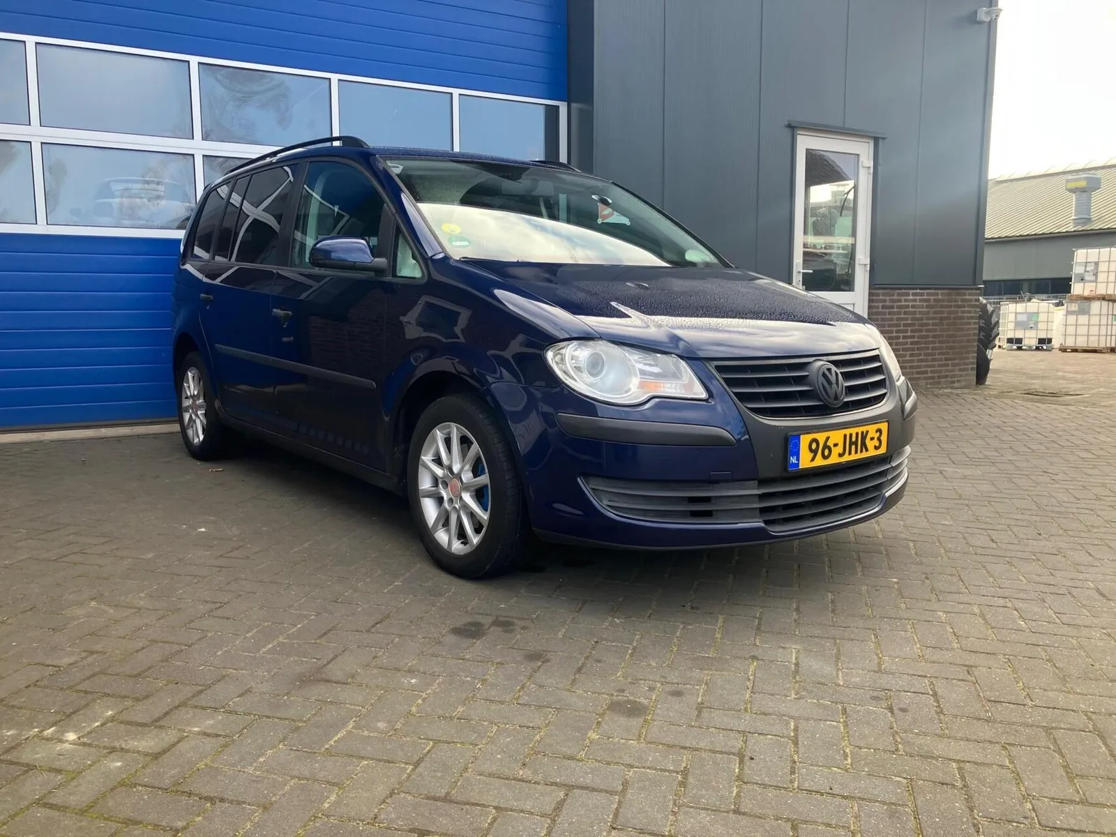 Volkswagen Touran (2009) — foto 1