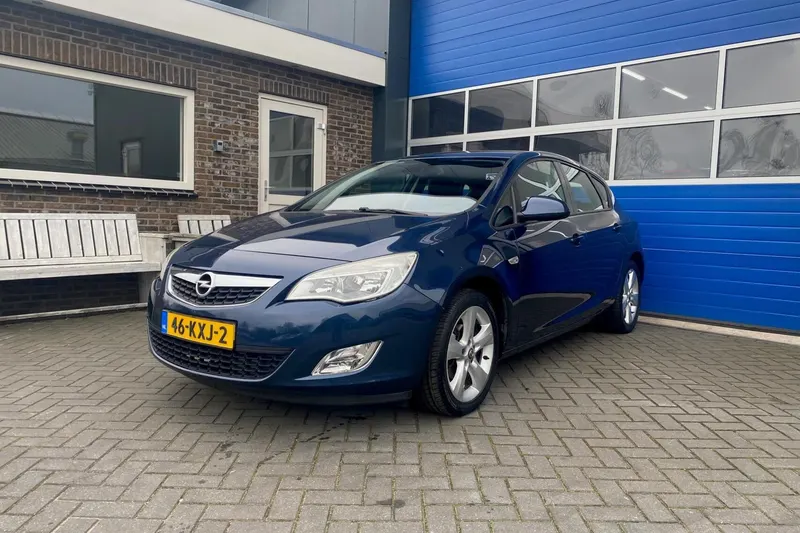 Opel Astra (2010)