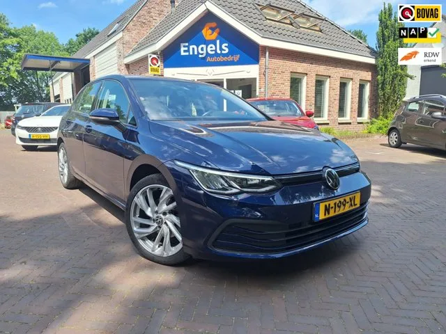 Volkswagen Golf (2022) — foto 1