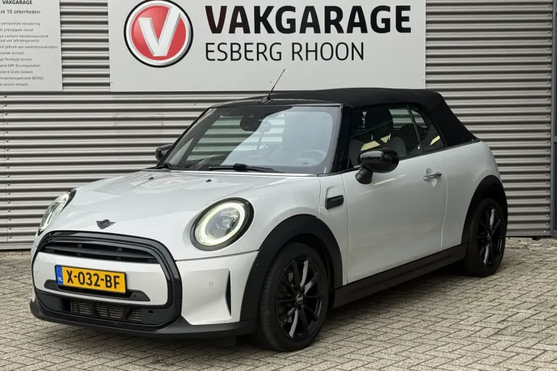MINI Cabrio (2021)