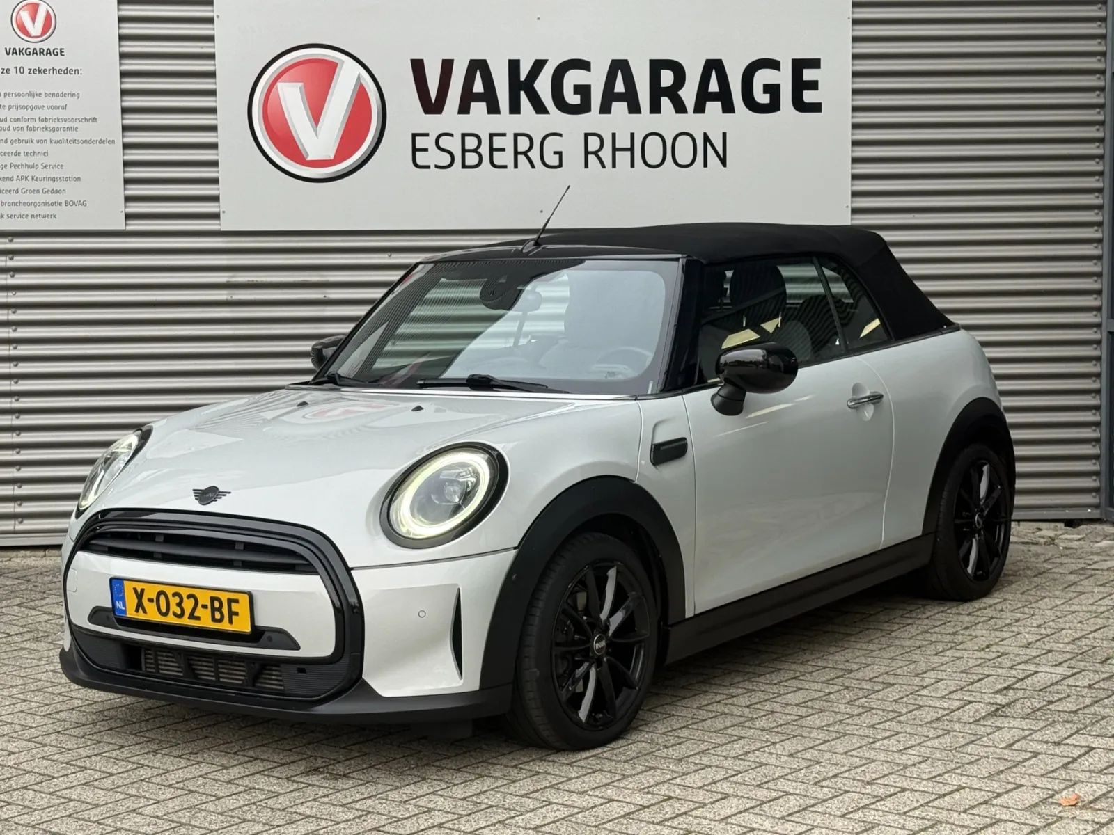 MINI Cabrio (2021) — foto 1