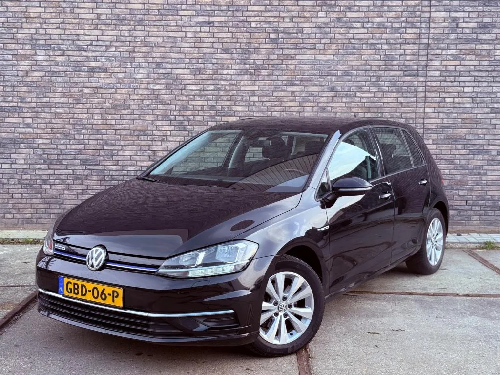 Volkswagen Golf (2019) — foto 1