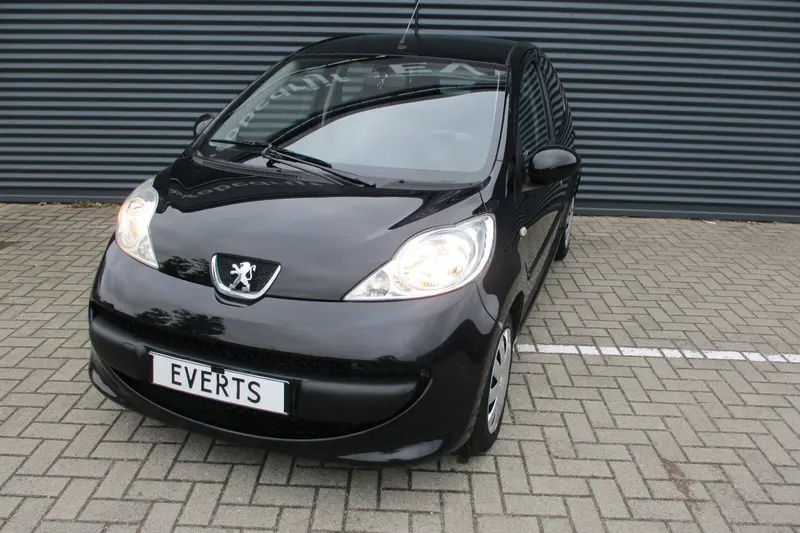 Peugeot 107 (2006)