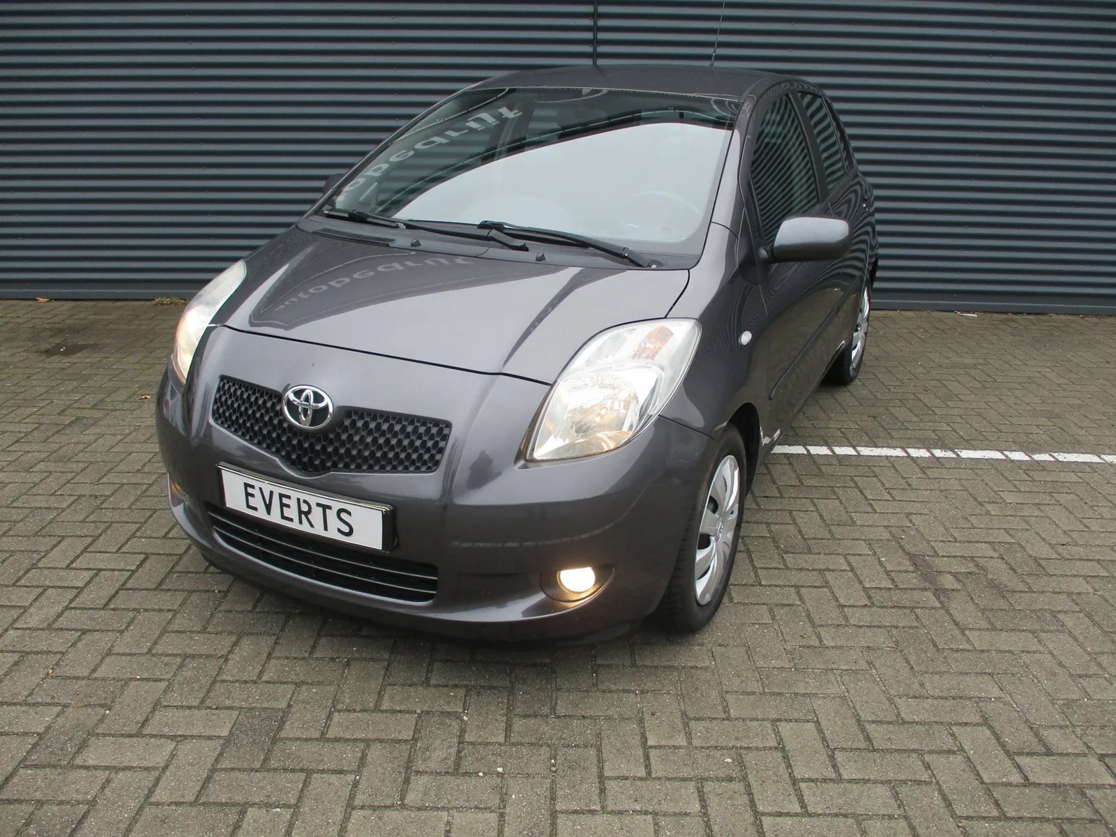 Toyota Yaris (2007) — foto 1