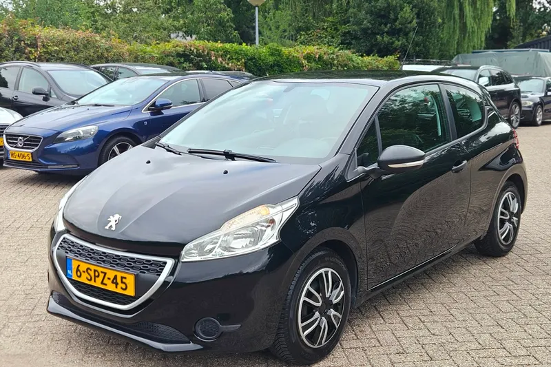 Peugeot 208 (2013)