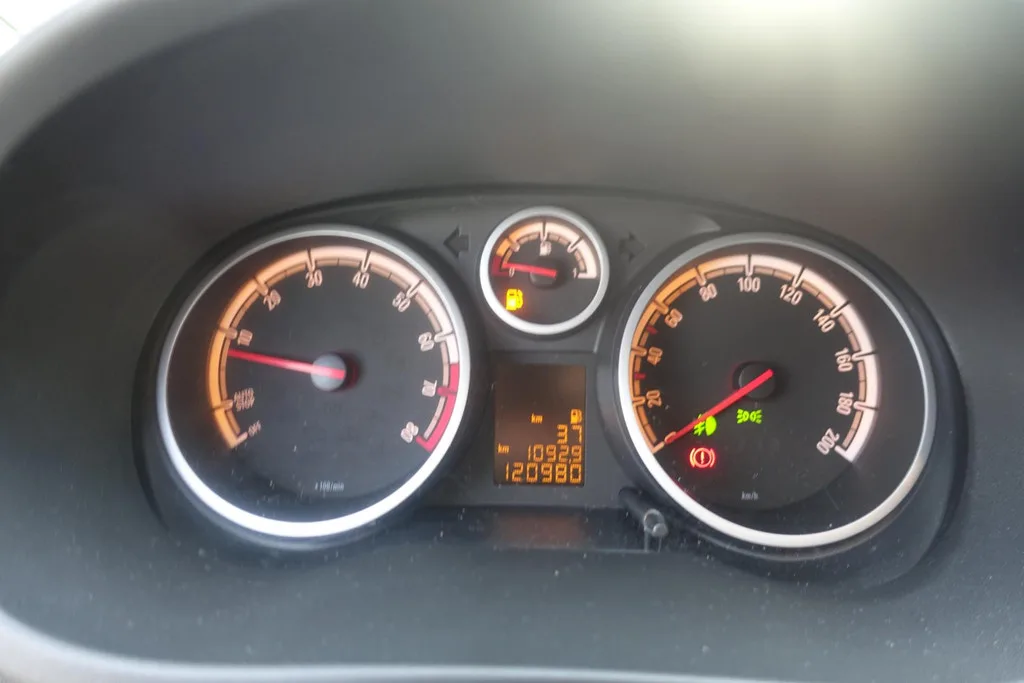 Opel Corsa (2013) — foto 1