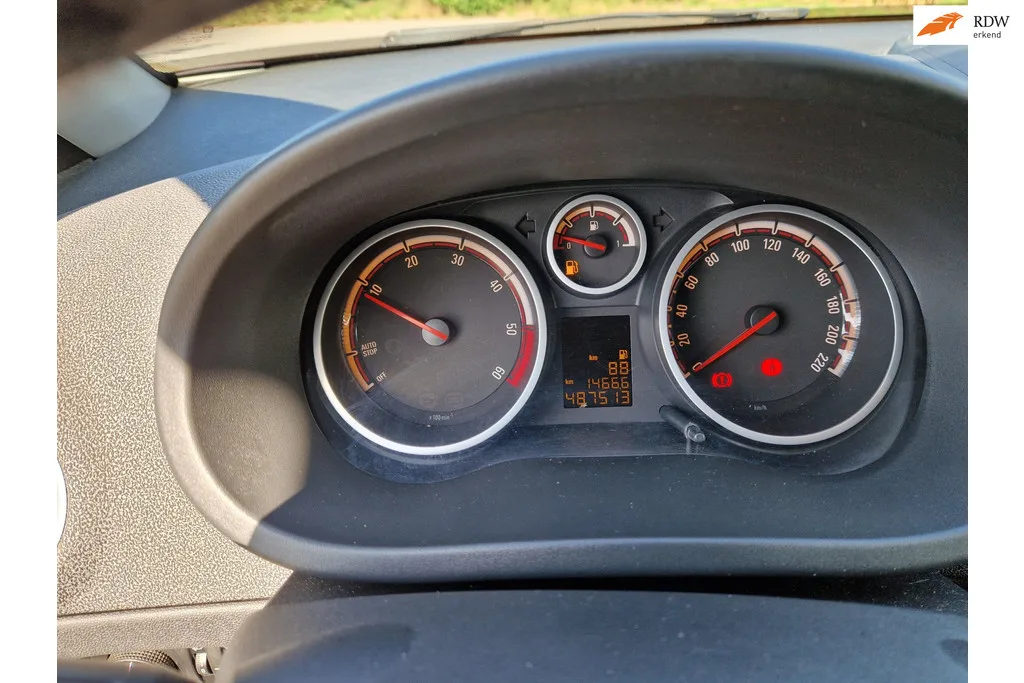 Opel Corsa (2012) — foto 1